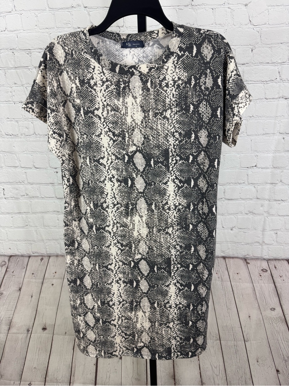 KLd Signature Snakeskin Print Crew Neck Shift T-Shirt Dress Size S
